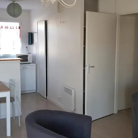 Nice 60M With Balcony In Aytre! Apartman